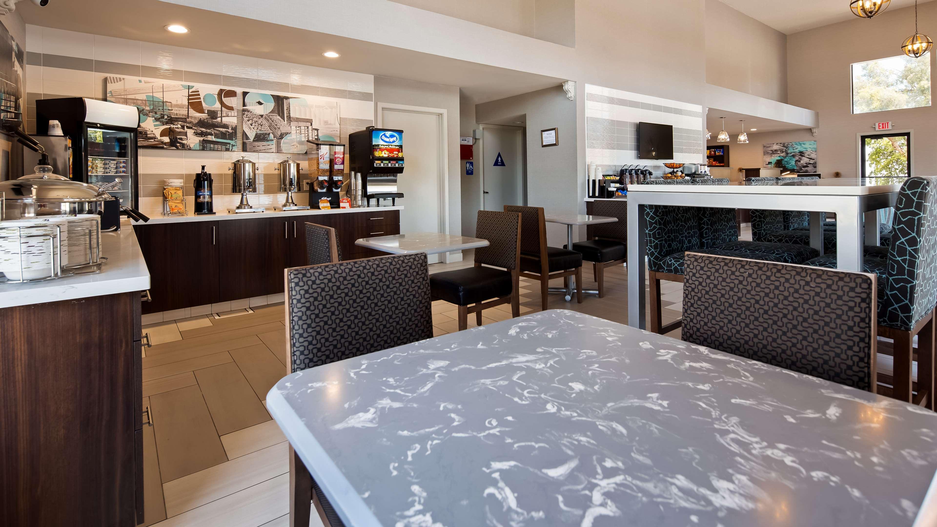 Best Western Apricot Inn Chaney Ranch Екстер'єр фото