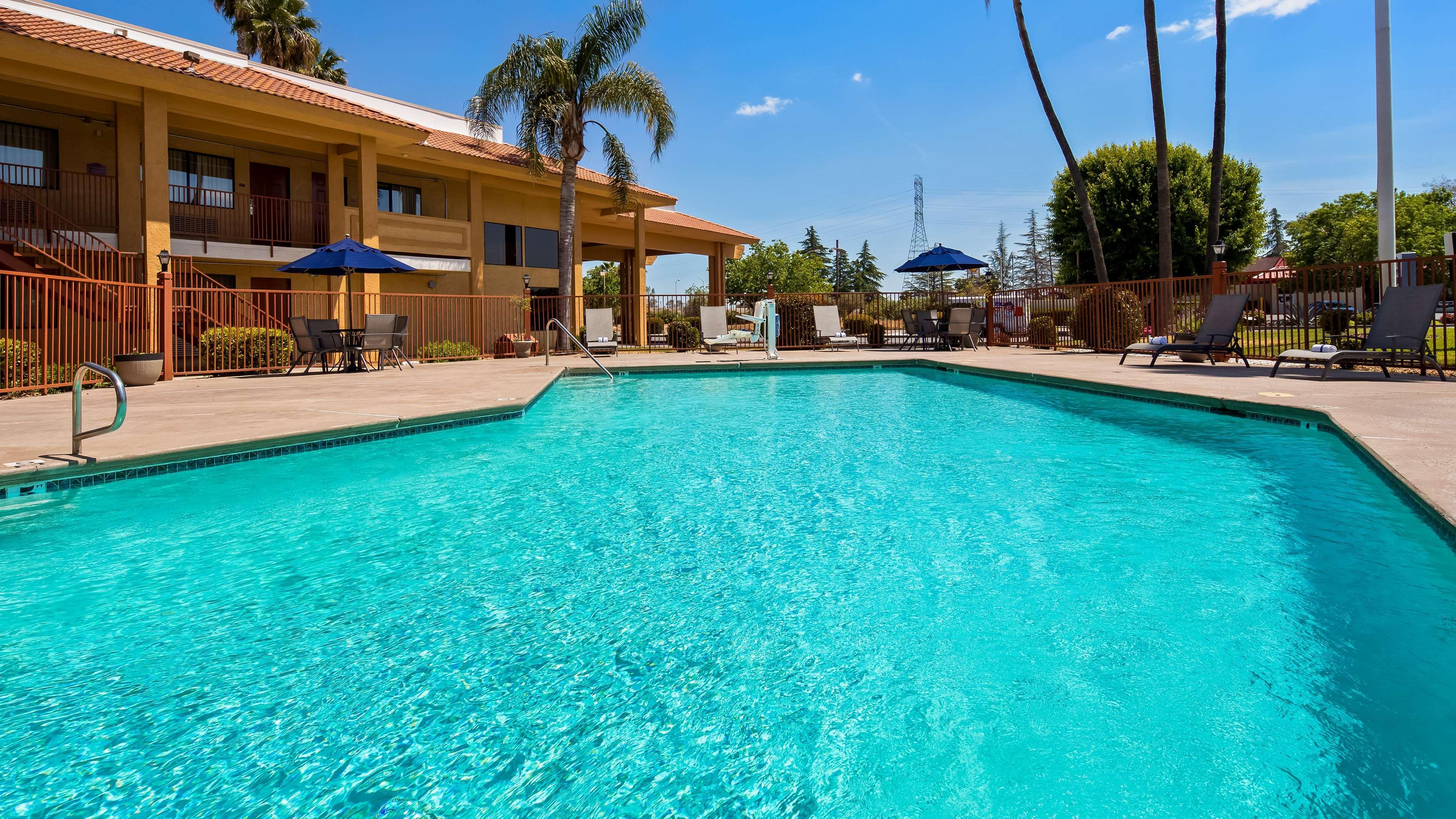 Best Western Apricot Inn Chaney Ranch Екстер'єр фото
