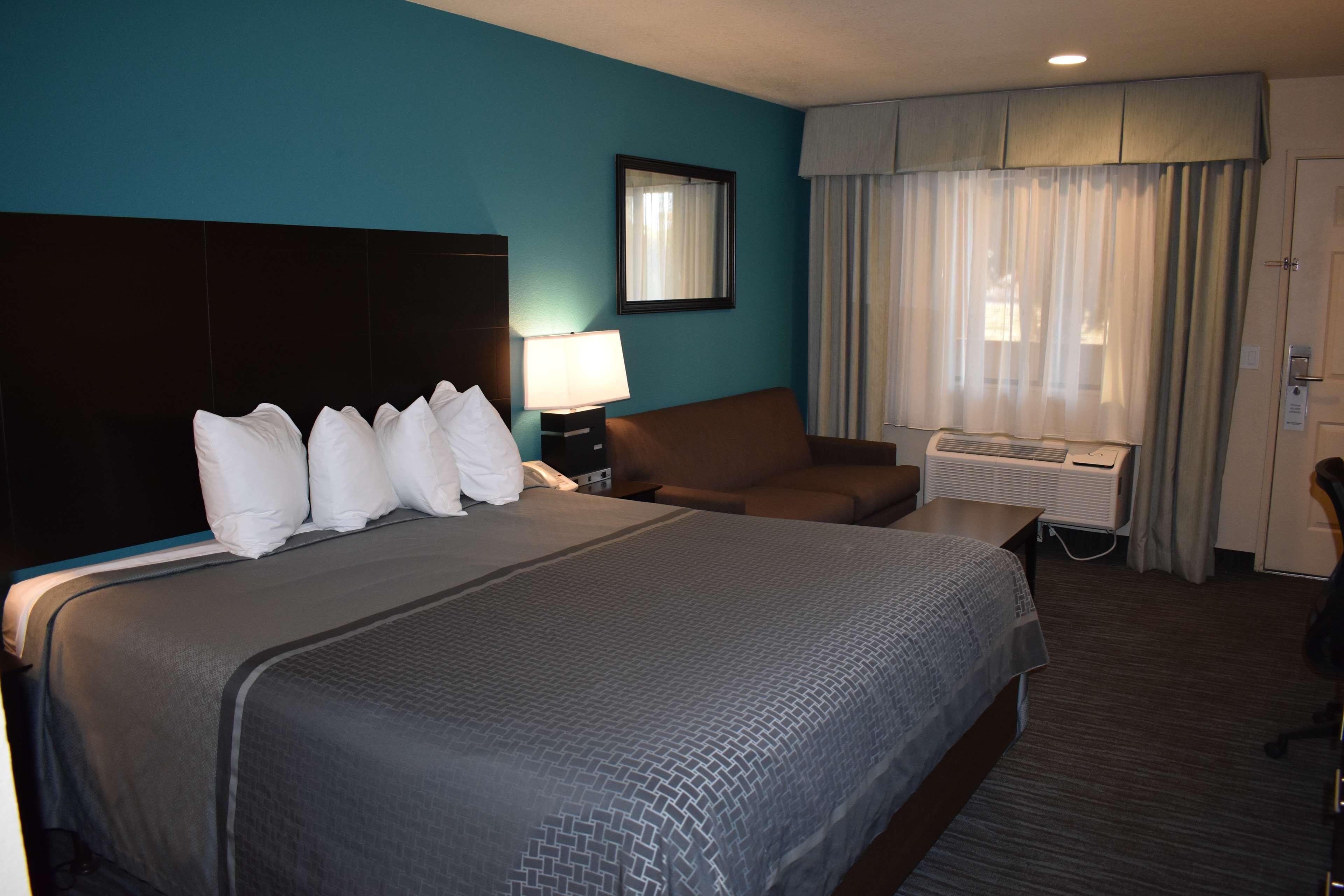 Best Western Apricot Inn Chaney Ranch Екстер'єр фото